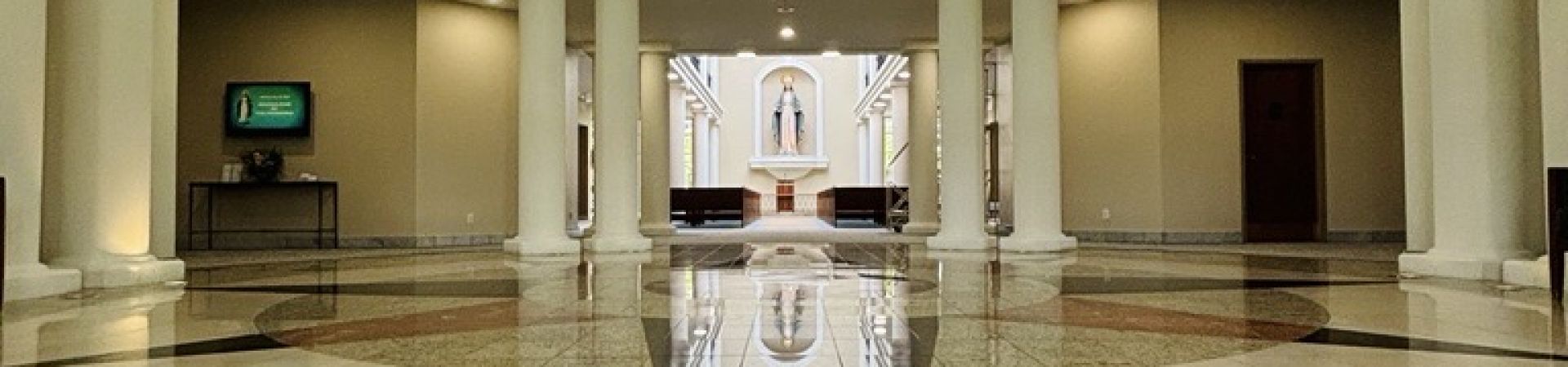 reflection on ceiling at beechwood mausoleum